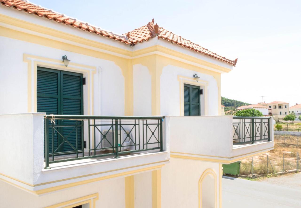 Irides Apartments Megalochori  Εξωτερικό φωτογραφία