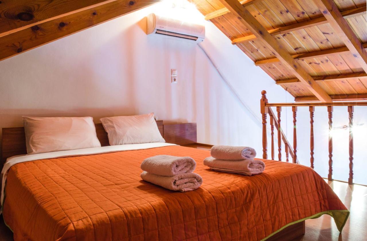 Irides Apartments Megalochori  Εξωτερικό φωτογραφία