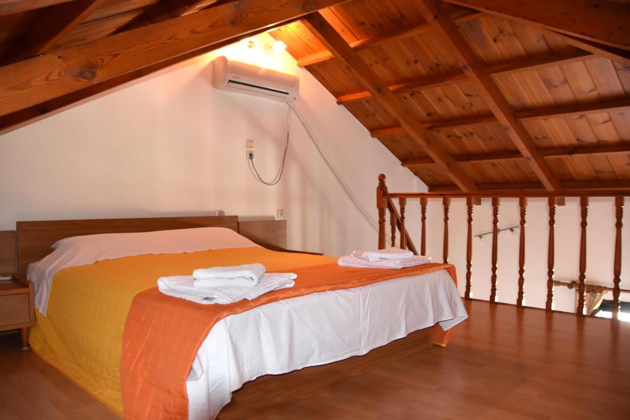 Irides Apartments Megalochori  Εξωτερικό φωτογραφία